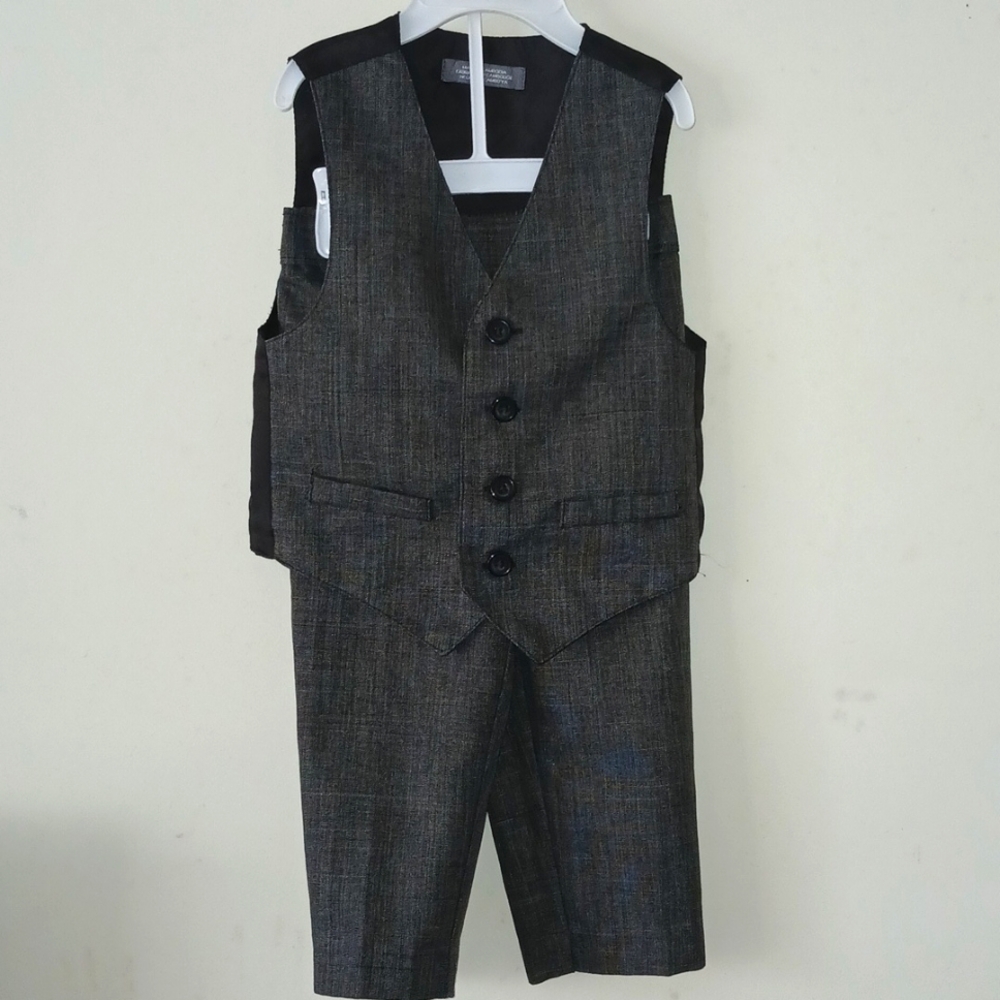 Van Heusen Toddler Vest & Pant 2‎ Piece Set - Size 2T